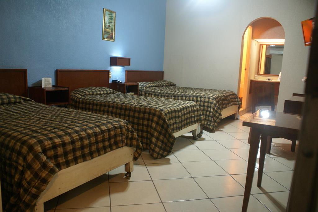 Hotel De Mexico Matamoros  Room photo